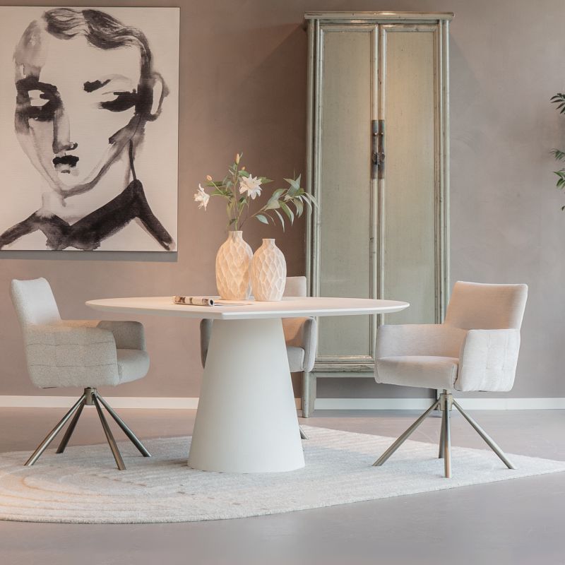 betonnen eetkamertafel in het wit