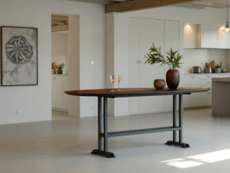 Smaakvolle bartafel die ideaal is voor open keukens of woon-eetkamers