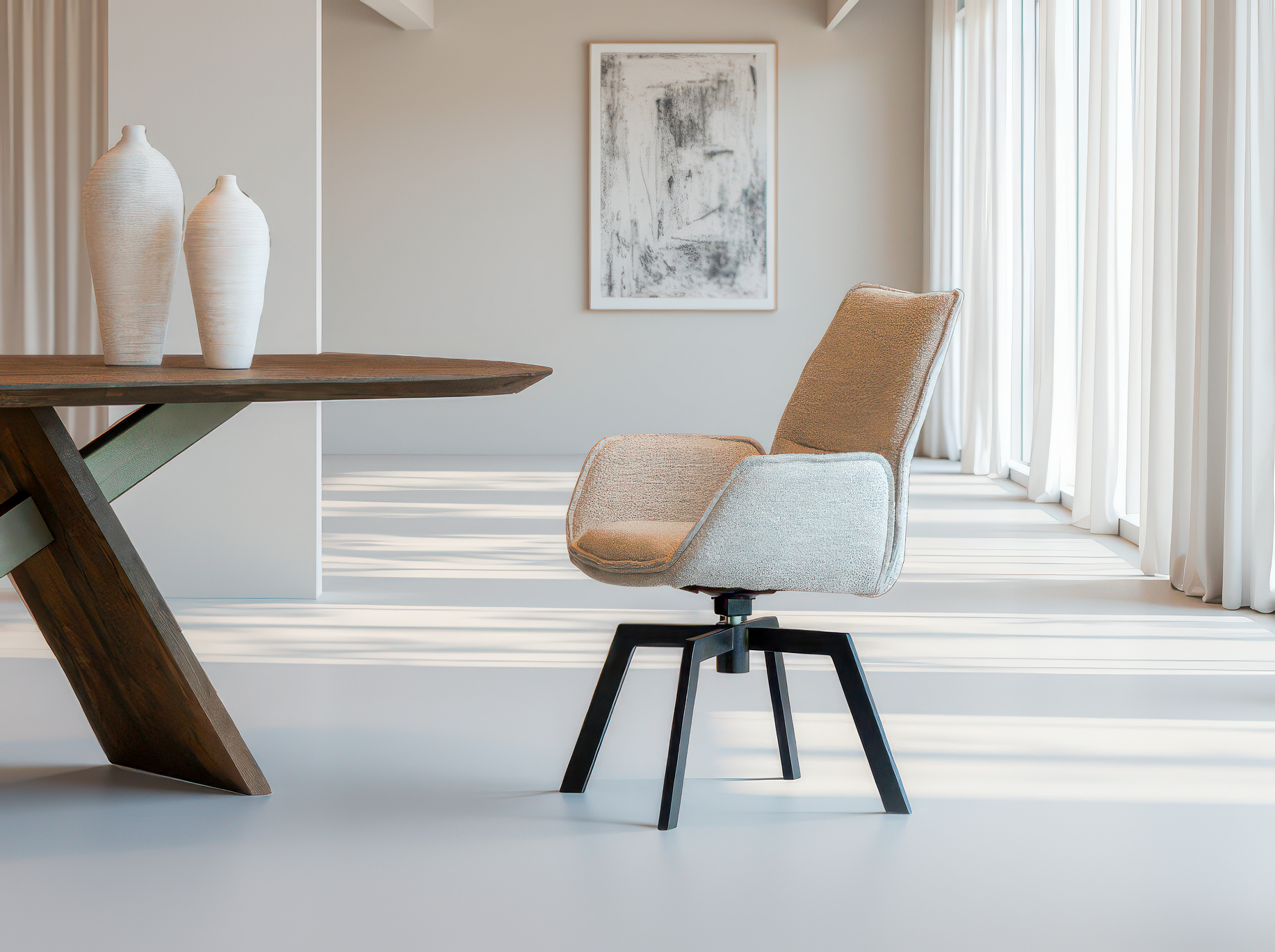 Eetkamerstoel met witte zitting, met armleuning en zwart onderstel