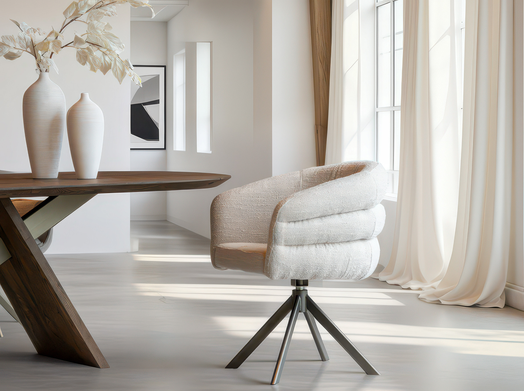 Trendy eetkamerstoel met zachte schelpzitting en spinpoot onderstel in anodic bruin, bekleed in lichtbeige fluweel