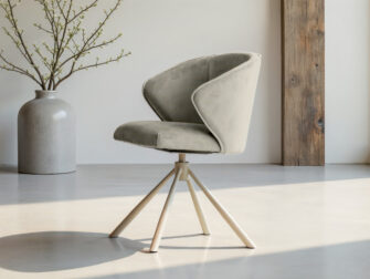 Eetkamerstoel Kayali - adore ecru - onderstel c - metaalkleur magnum Trendy eetkamerstoel in ecru tint met draaibare basis