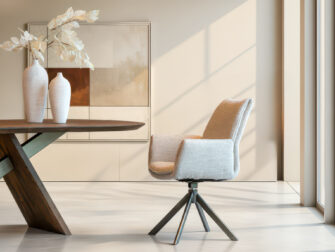 Eetstoel met functionele draaifunctie en eigentijds karakter