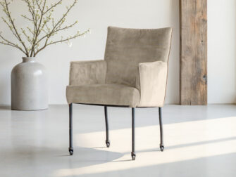 Eetkamerstoel met moderne look en stevige rugleuning