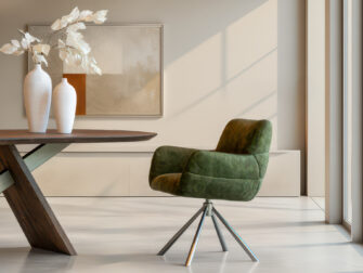 Eetkamerstoel Naxos - Eppic select country moss - onderstel c - metaalkleur champagne Eetkamerstoel met luxe afwerking en zachte contouren