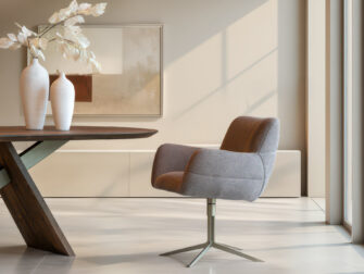 Eetkamerstoel Naxos - Eppic select rimo taupe - onderstel g - metaalkleur champagne Draaibare eetstoel met moderne uitstraling en comfortabele bekleding