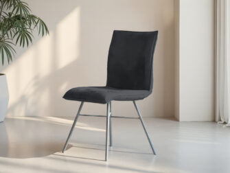 Zwarte eetkamerstoel met stabiele zwarte ronde poten en kruisframe