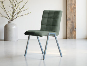 Mosgroene eetkamerstoel met zachte zitting