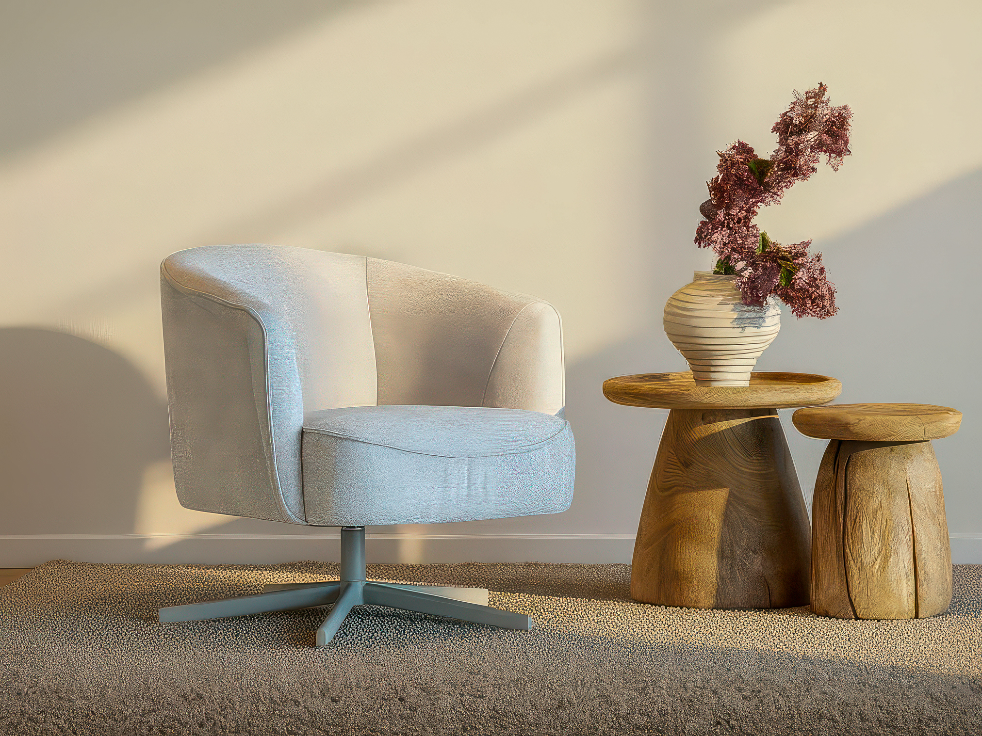 beige fauteuil met gekleurd frame