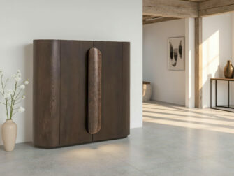 Chique kast van oak veneer dark brown met afgeronde hoeken