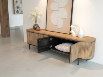 TV-meubel Novellara - 210x43x56cm - 4 deurs tv-meubel dat charme en authenticiteit uitstraalt in elk interieur