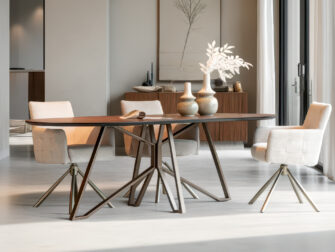 eettafel met half ovale vorm in onderhoudsvriendelijk HPL en open onderstelconstructie