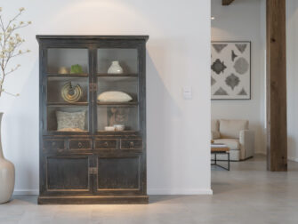 Perfecte vitrinekast voor een rustieke, landelijke woonstijl