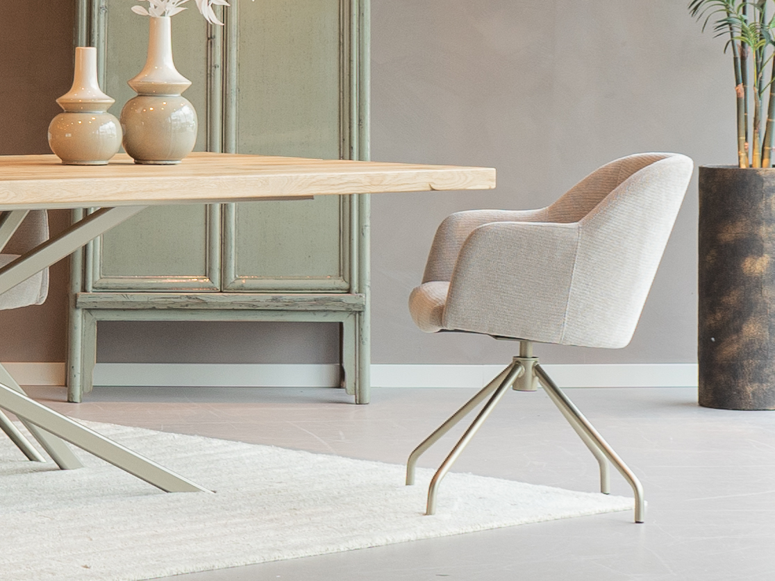 diverse kleuren onderstel luxe eetkamerstoelen