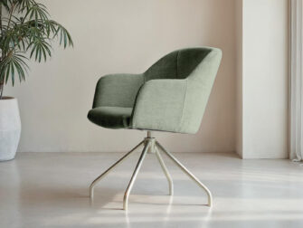 Draaistoel met luxe stof en afgeronde rugleuning