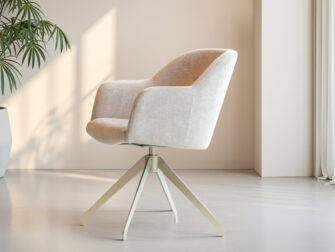 Comfortabele eettafelstoel met draaivoet en armleuningen