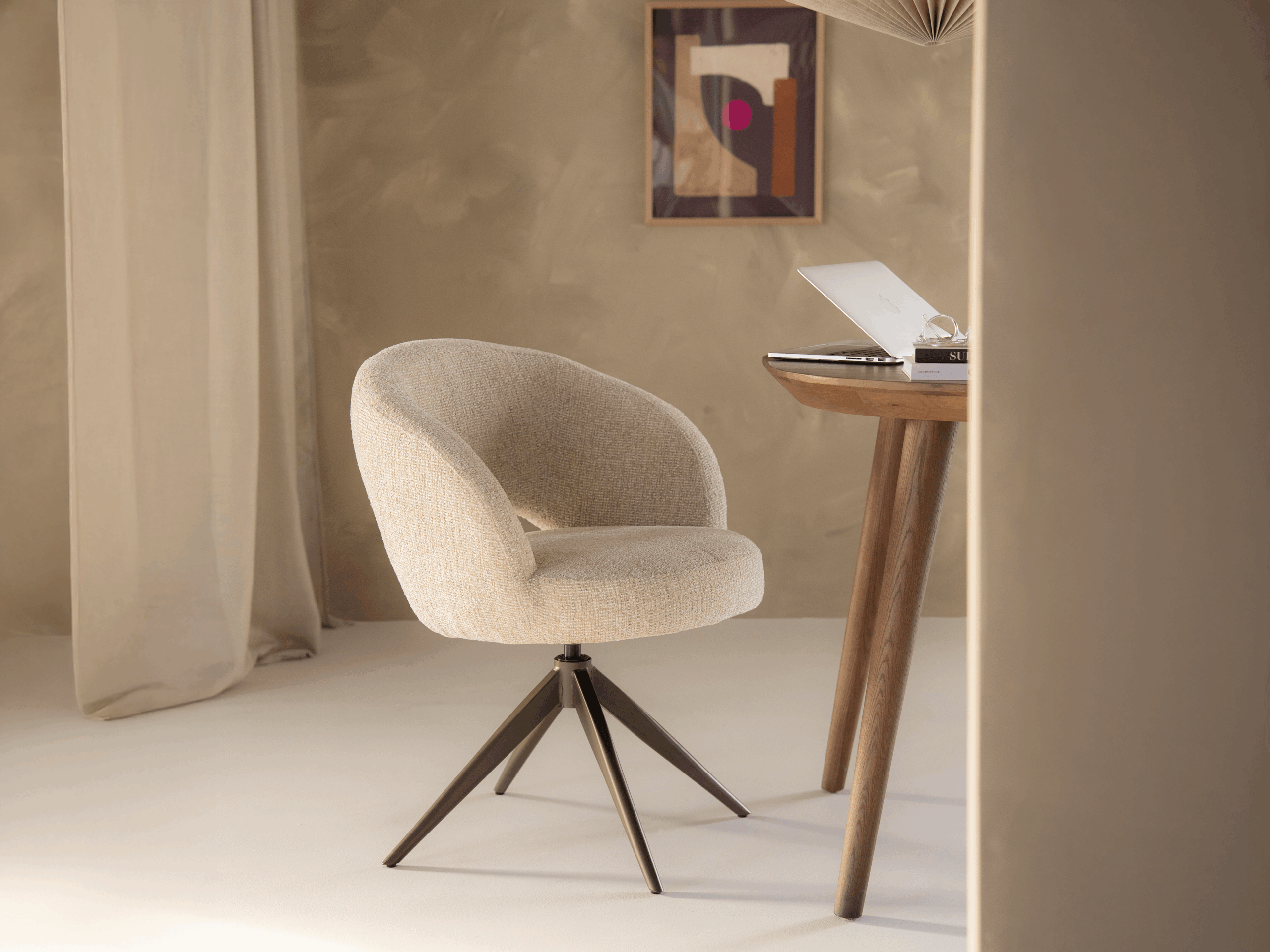 beige eetkamerstoel met open rug