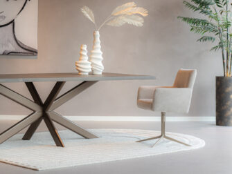 mooie kuipstoelen beige metaalkleur magnum