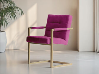 Stoffen eetkamerstoel in frisse paars roze tint, eigentijds design