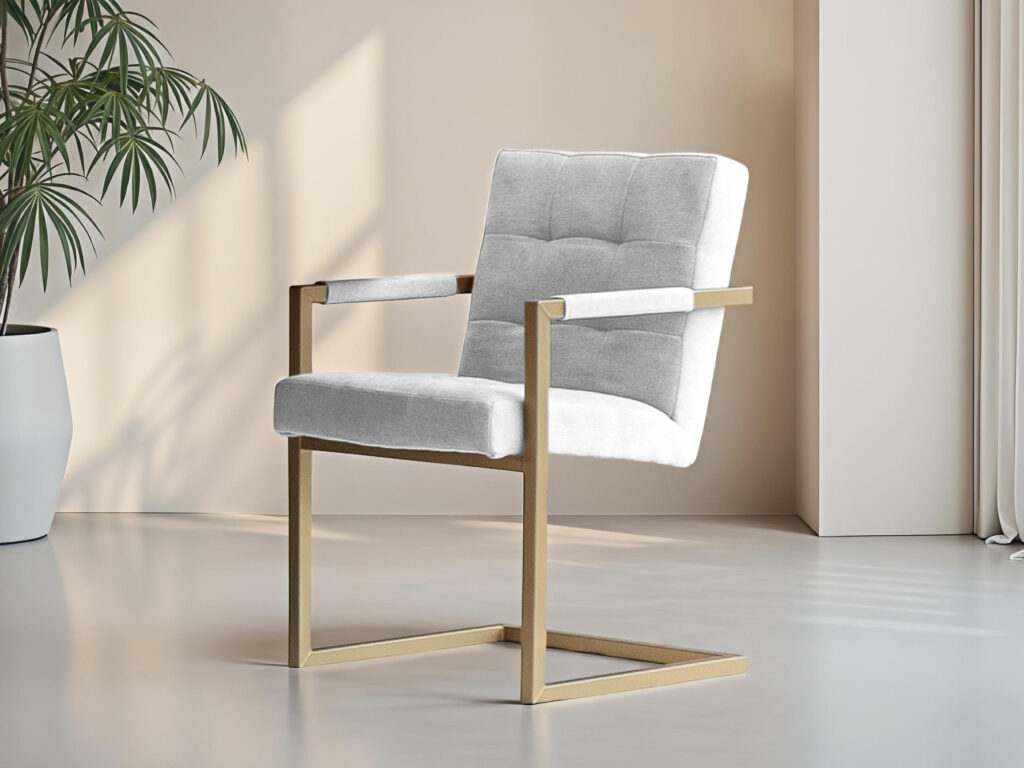 Klassieke eetkamerstoel in witte tint met strakke afwerking en metalen poten