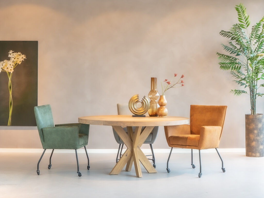 Eetkamerstoelen Caen aan onze tafel Pamplona