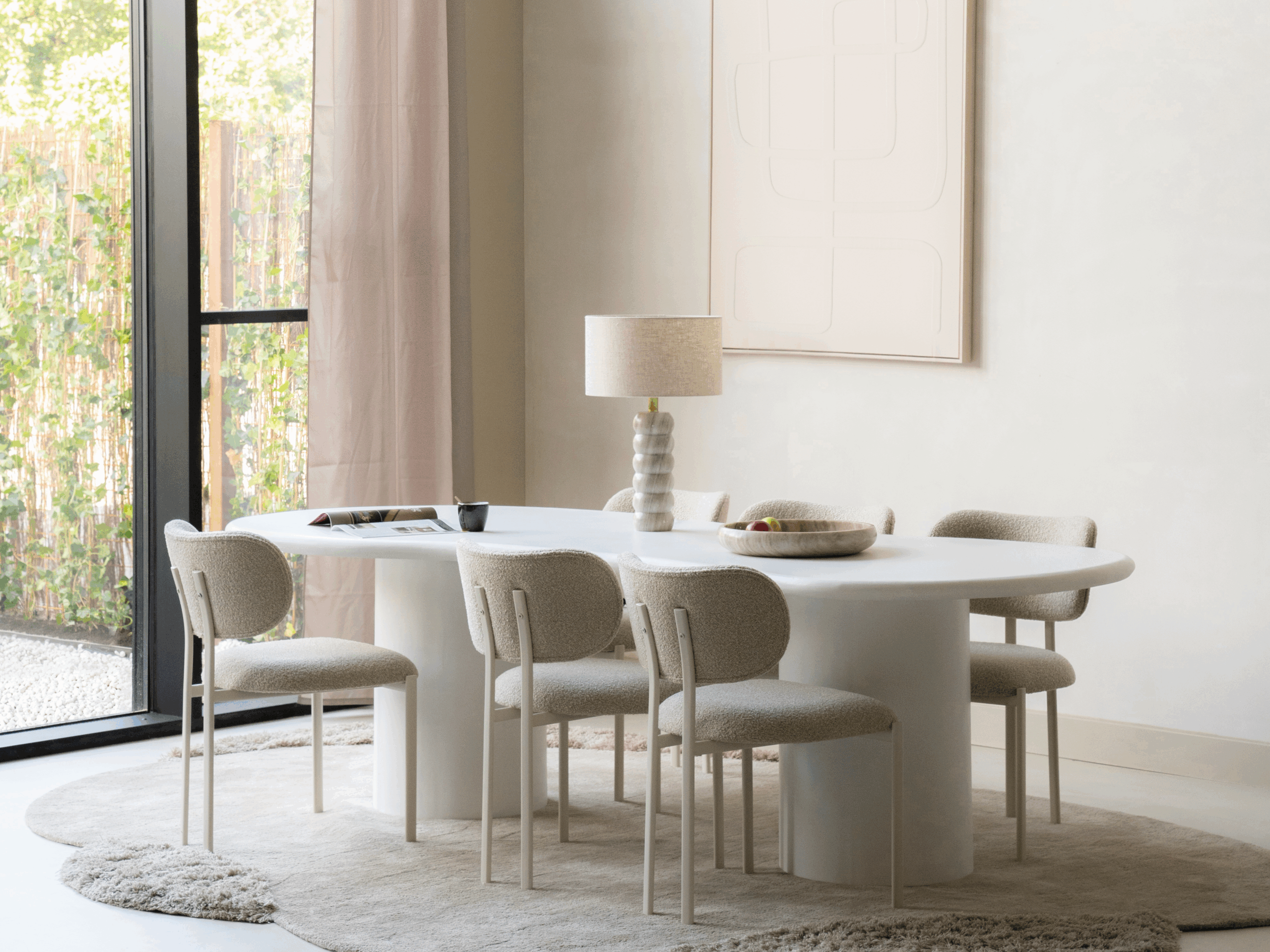 taupe kleurige eetkamerstoelen zonder arm leuning