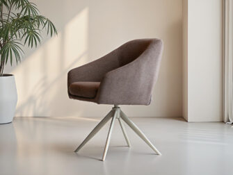 Eetkamerstoel Doriana - Eppic select moric brown - onderstel t - metaalkleur sunstone Bruingrijze draaibare stoel met subtiele glans en afgeronde kuip