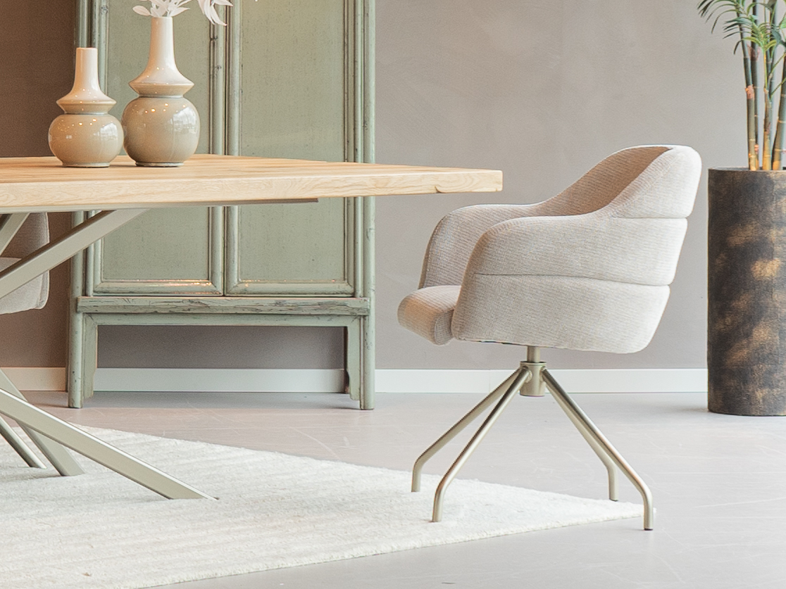 Ronde eetkamerstoel in beige stof, je kunt deze stoel zelf samenstellen