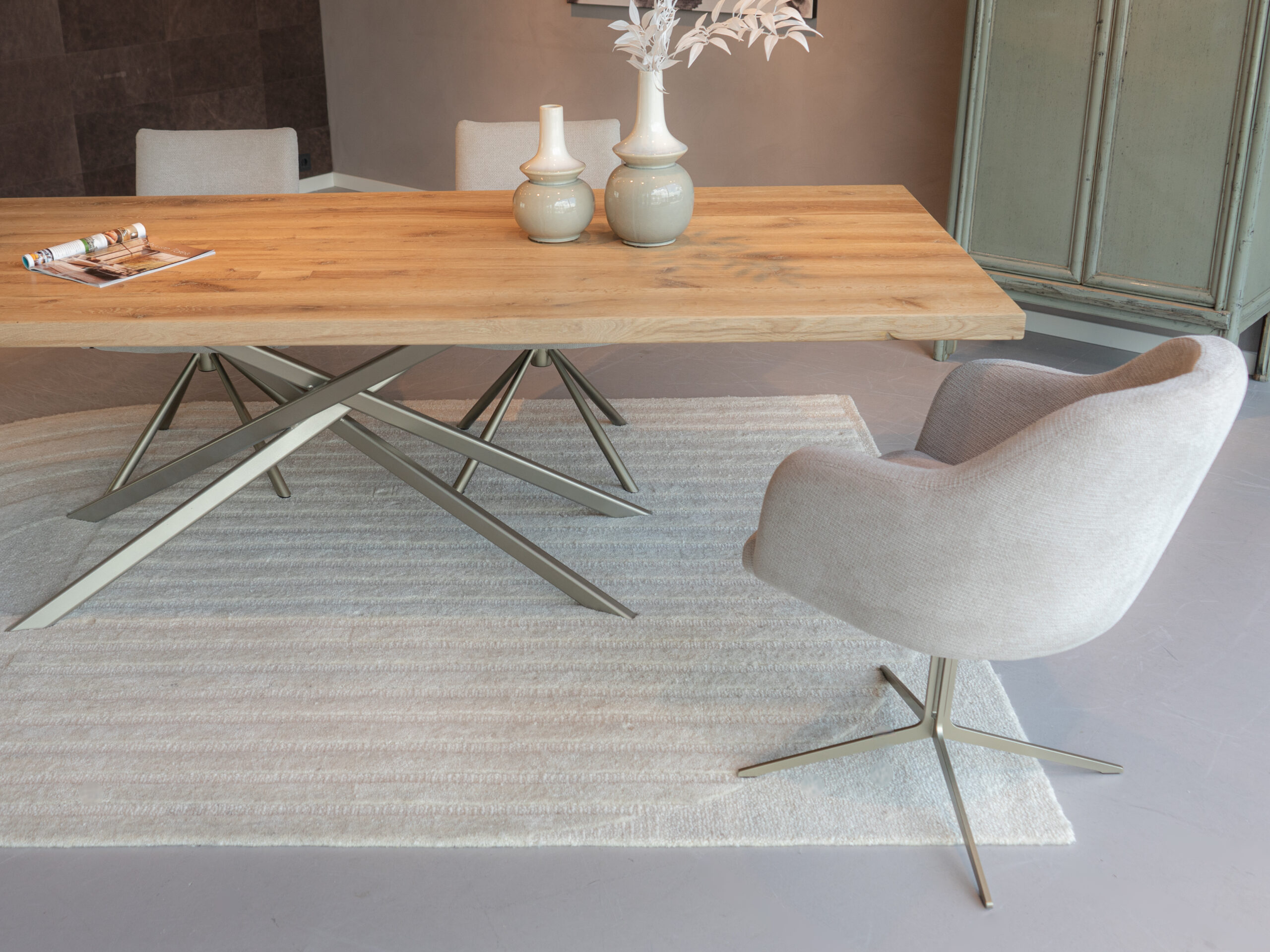 eetkamerstoelen met diverse onderstellen samenstellen