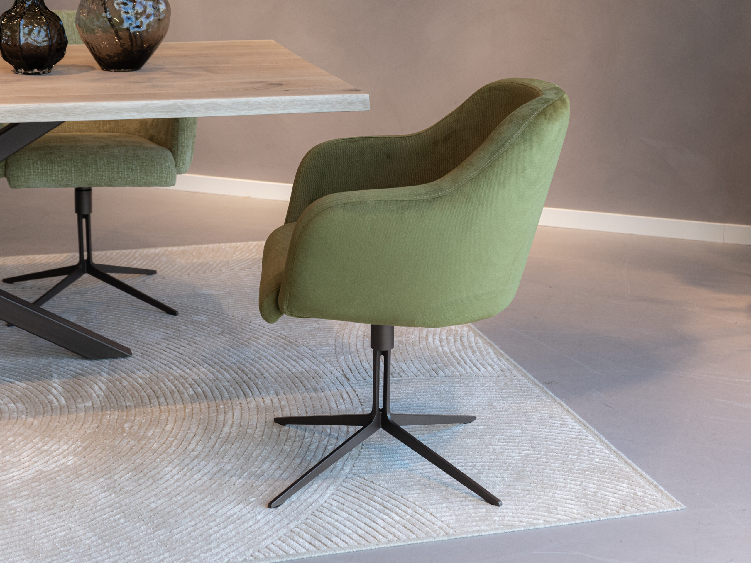 groen achtige eetkamerstoel draaibaar