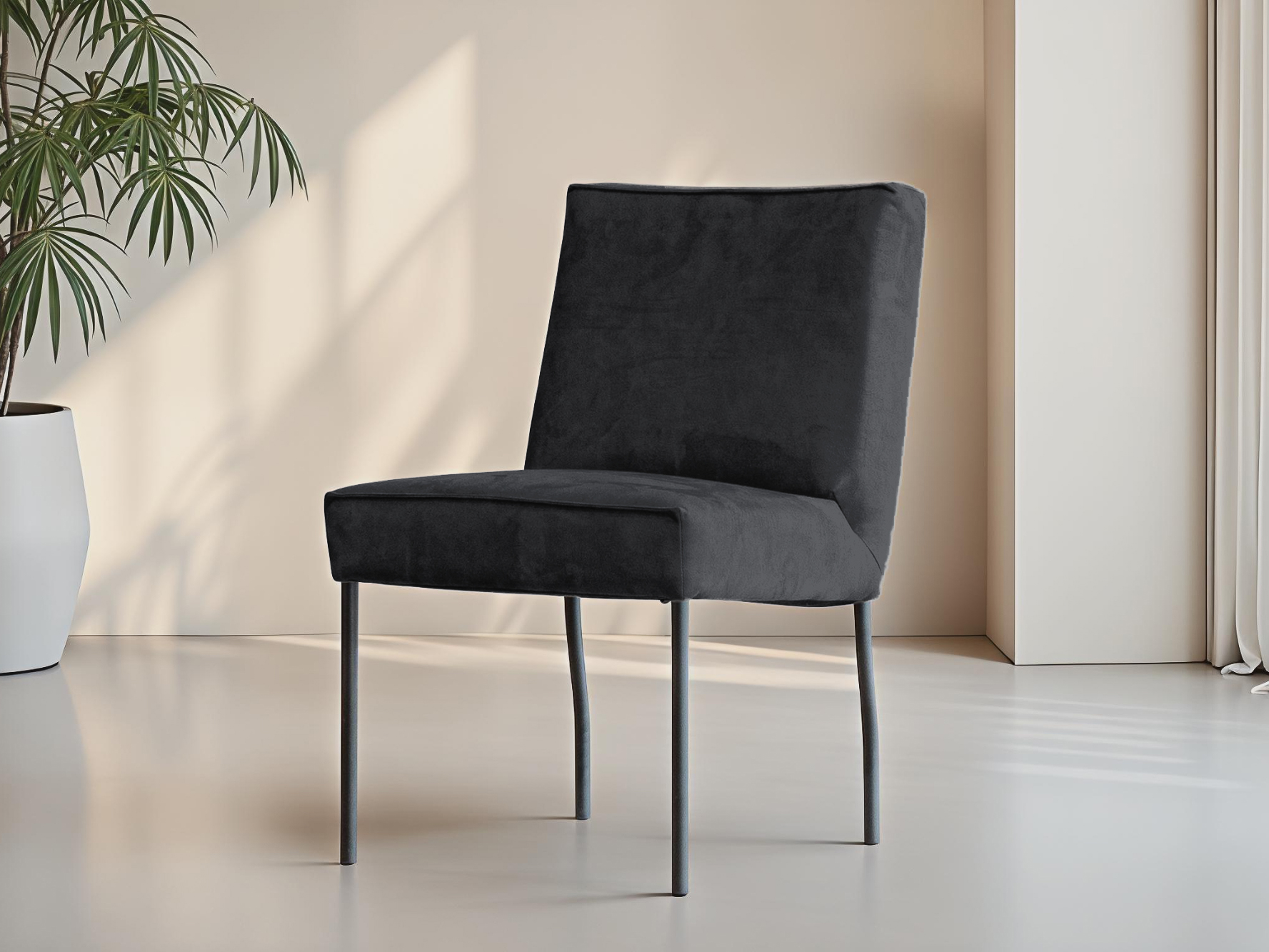 Design eetkamerstoel met diepe zitting en ergonomische rugleuning