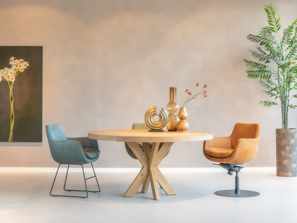 eetkamerstoel met metalen verstelbare frame en zachte bekleding