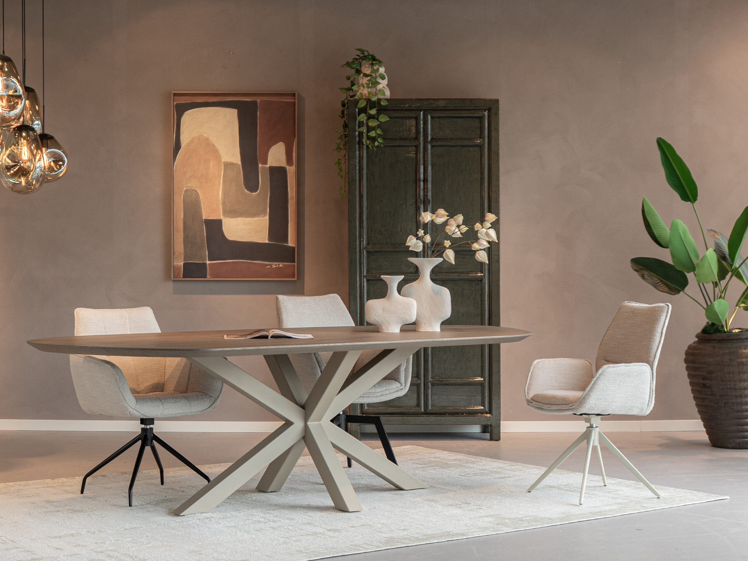 Moderne designstoel voor de eetkamer, leverbaar in talloze varianten en kleuren