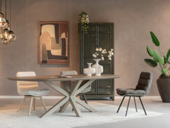 eetkamerstoel, verkrijgbaar met of zonder armleuningen en in diverse kleuren en materialen