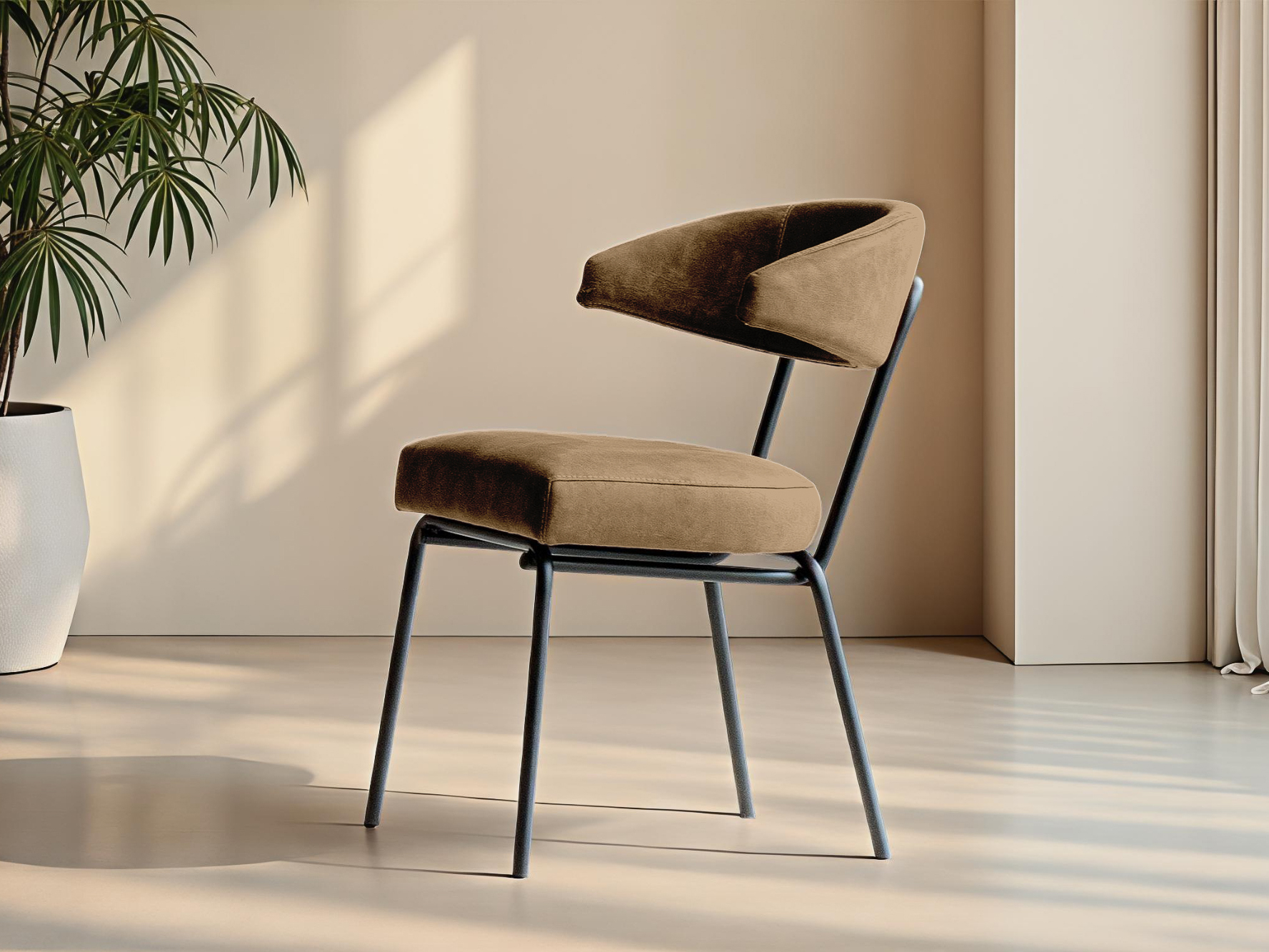 Eetkamerstoel in caramel bekleding met moderne ruglijn en zwart frame