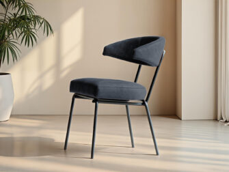 Eetkamerstoel in blauwgrijze tint met zwart onderstel en moderne look