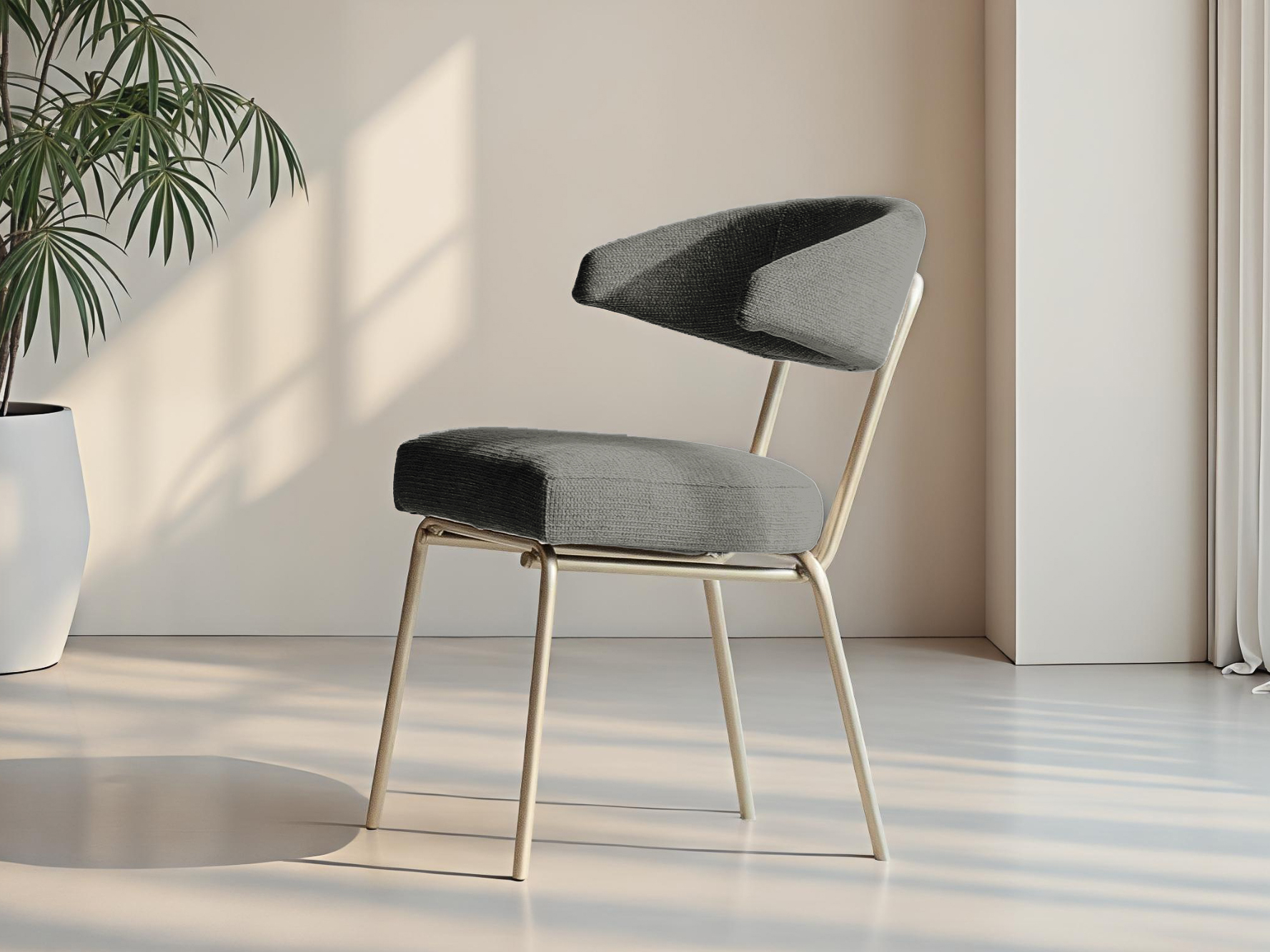 eetkamerstoel met minimalistische vorm en metalen poten