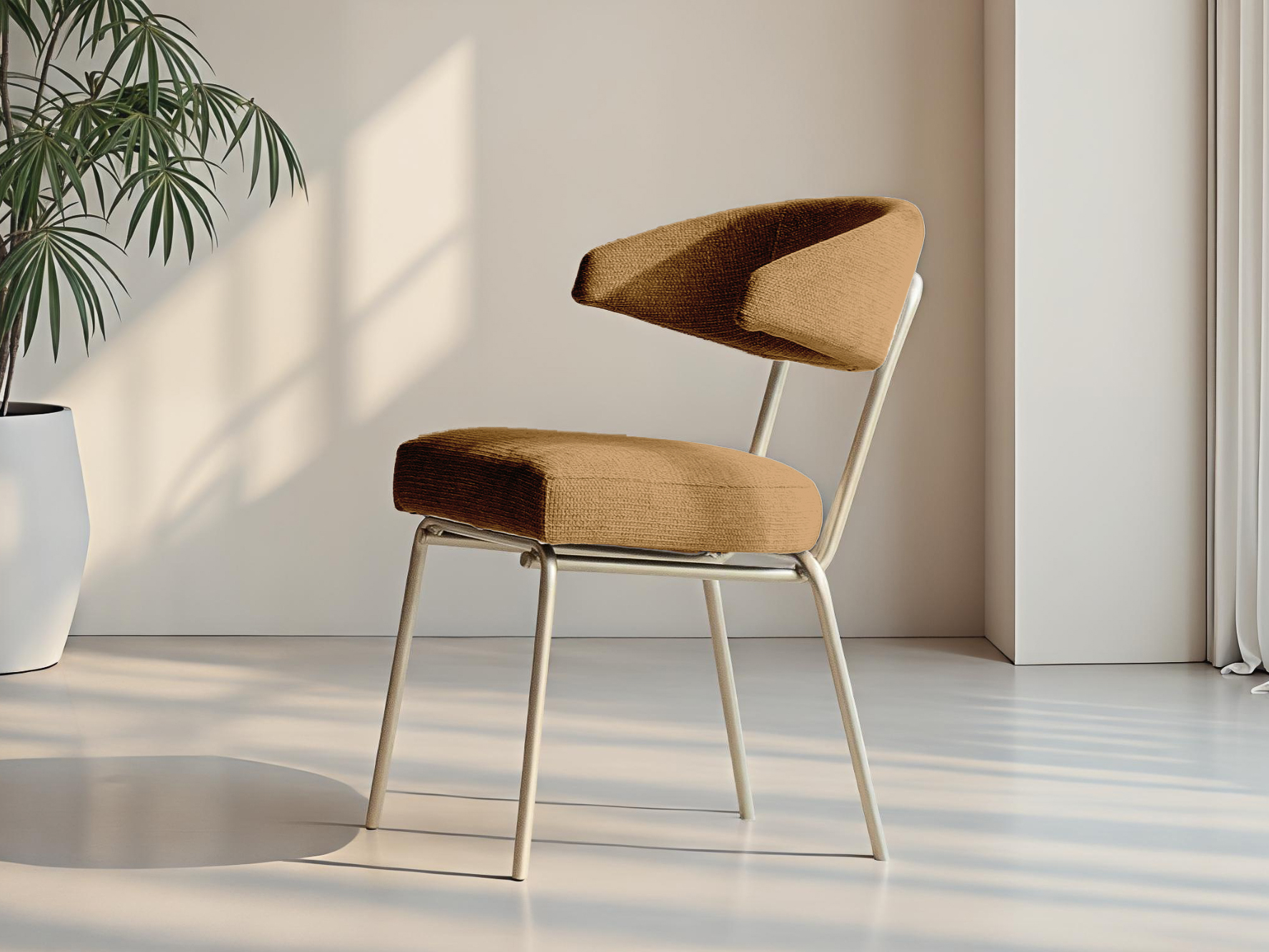 Warme kastanjebruine eetkamerstoel met modern strakke ronde frame