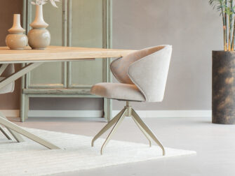 Eetkamerstoel Kayali - mito beige - onderstel r - metaalkleur champagne eetkamerstoel metaal champagne