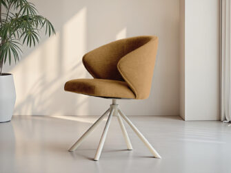 Eetkamerstoel Kayali - mito cognac - onderstel c - metaalkleur magnum Subtiel gevormde eetkamerstoel met volle zitvorm en draaivoet