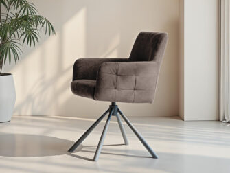 Donkerbruine eetkamerstoel met metalen kruisvoet