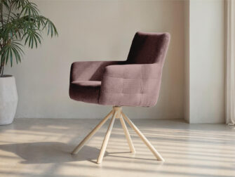 Eetkamerstoel Lamezi - mito burgundy - onderstel c - metaalkleur magnum Moderne eetkamerstoel met stoffen bekleding en metalen onderstel