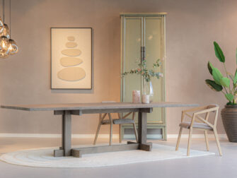 Eetkamerstoel Lenox - Eppic select rimo taupe - oak monaco naturel houten eetkamerstoel met lichte tint en Scandinavisch design