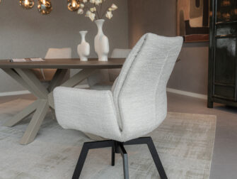 Eetkamerstoel Lisboa - be amazing cream - onderstel mars - metaalkleur zwart Eetstoel met zwart gepoedercoat frame en trendy kuipzitting