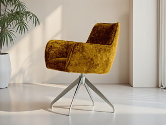 Eetkamerstoel met uitnodigend zitvlak en elegante belijning