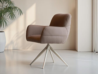 Eetkamerstoel Naxos - Eppic select moric brown - onderstel t - metaalkleur sunstone Eetkamerstoel in taupe fluweel met strakke belijning en draaibasis