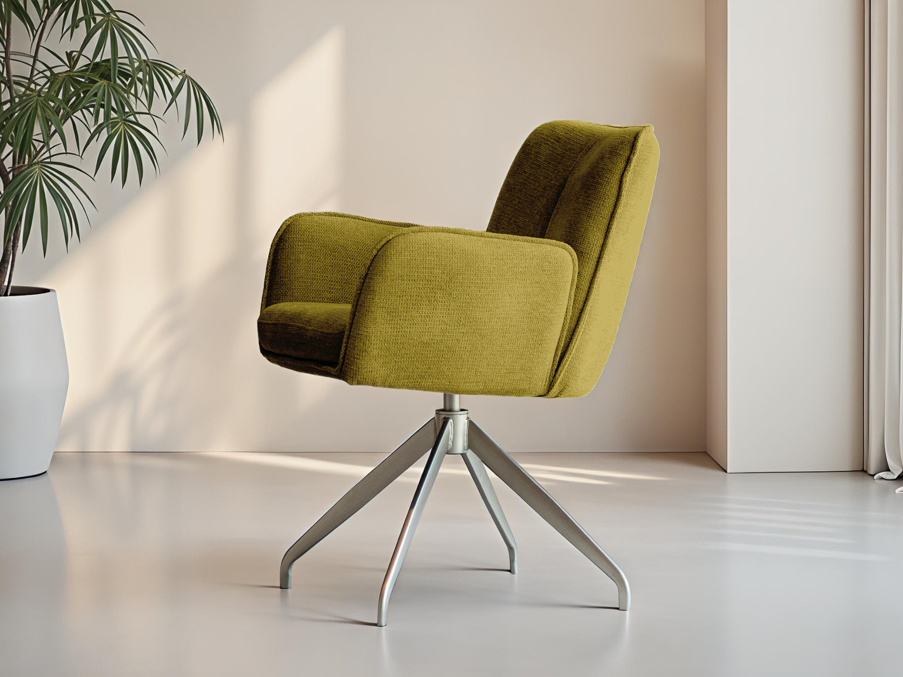 Goudgele eetkamerstoel met draaibaar onderstel en opvallend design