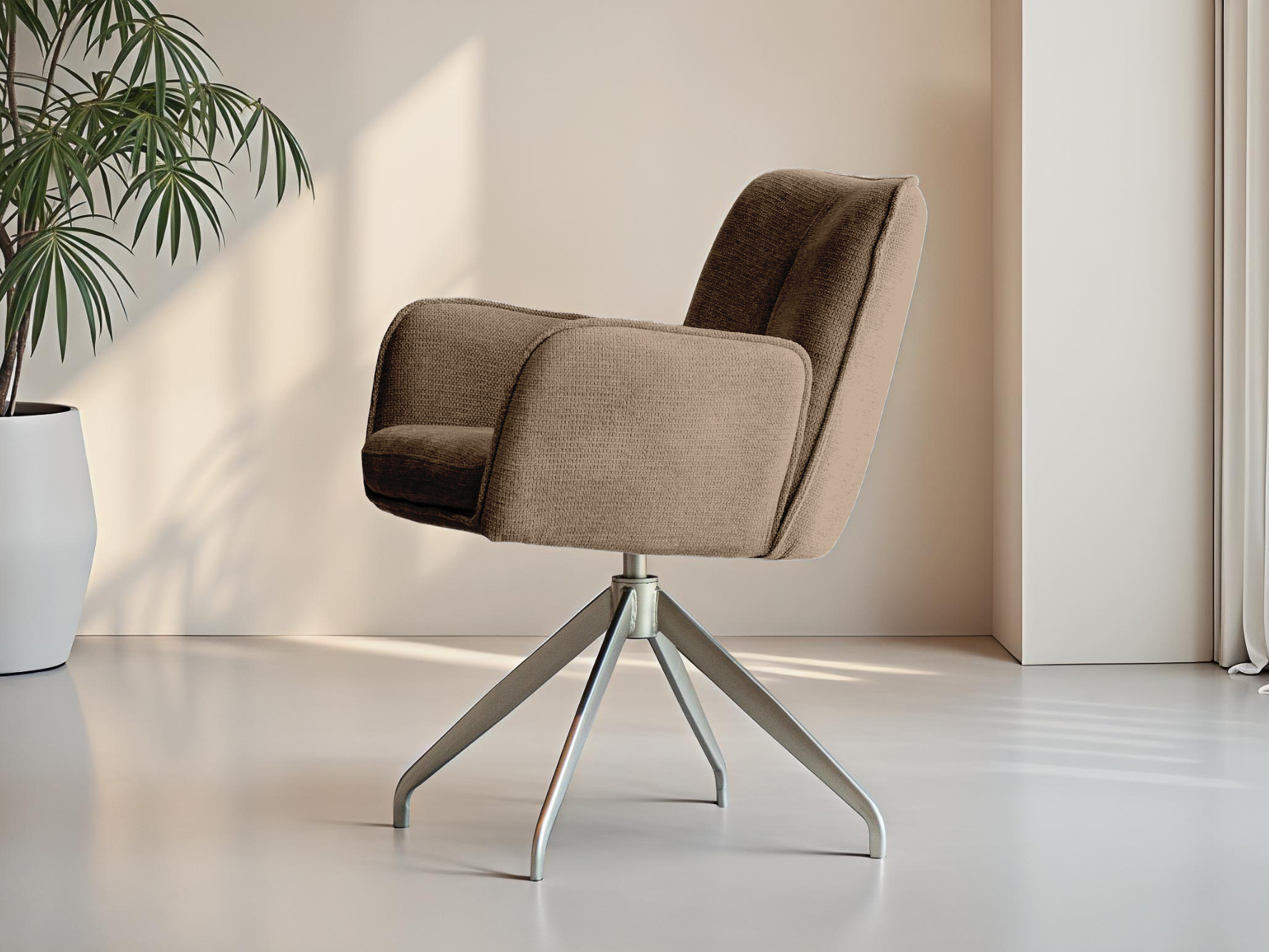 Eetkamerstoel met draaivoet en warme zandtint voor een gezellige uitstraling