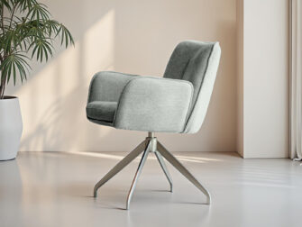 Zachtgrijze eetkamerstoel met gebogen rug en stijlvolle poten