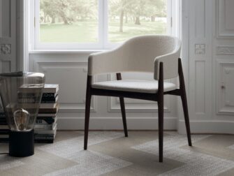 ronde houten eetkamerstoelen