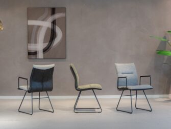 Eetkamerstoel Remy - achterzijde africa leer testa di moro - voorzijde sneak linen, moss, steel